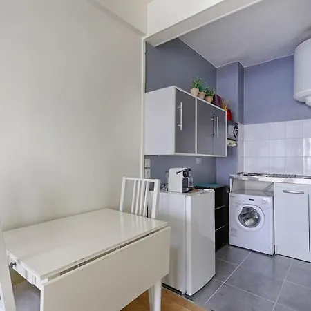 Lumineux Avec Balcon En Plein Apartment