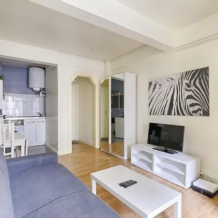 Apartment Lumineux Avec Balcon En Plein Paris